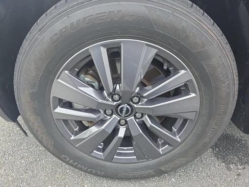 Certified 2023 Nissan Pathfinder SV w/ SV Premium Package AWD/4WD image 5