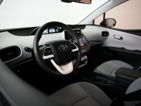 Used 2018 Toyota Prius Two w/ Prius Two Safety Plus Package image 6