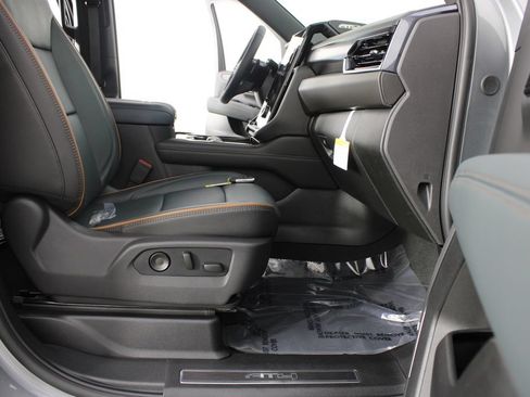 New 2026 GMC Yukon XL AT4 AWD/4WD image 26