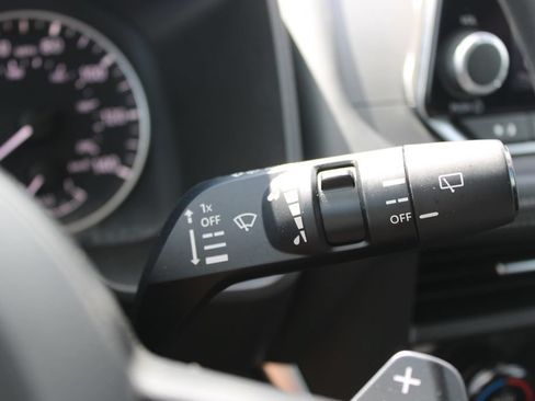 Used 2024 Nissan Rogue SV AWD/4WD image 39