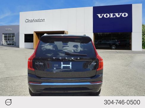 Certified 2025 Volvo XC90 T8 Core w/ Climate Package image 4