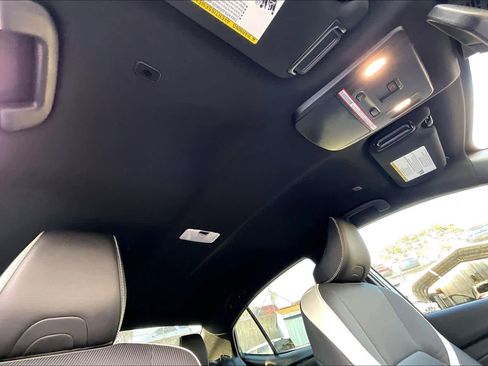 Used 2025 Toyota Camry SE image 14