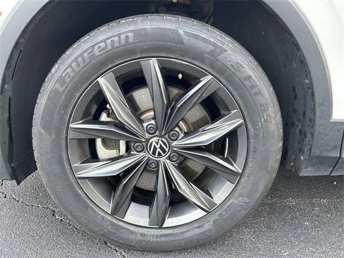 Used 2022 Volkswagen Tiguan SE image 25