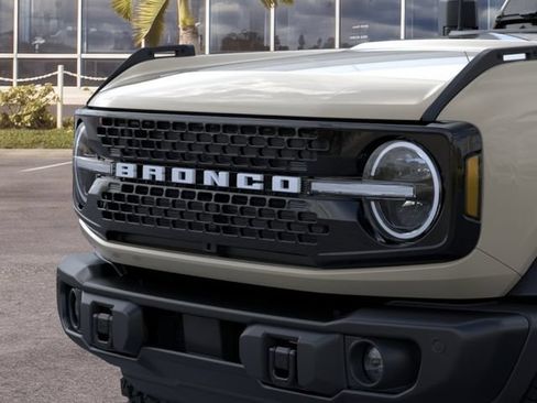 New 2026 Ford Bronco Badlands w/ Black Appearance Package AWD/4WD image 43
