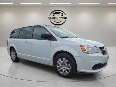 Used 2018 Dodge Grand Caravan SE w/ UConnect Hands-Free Group image 1