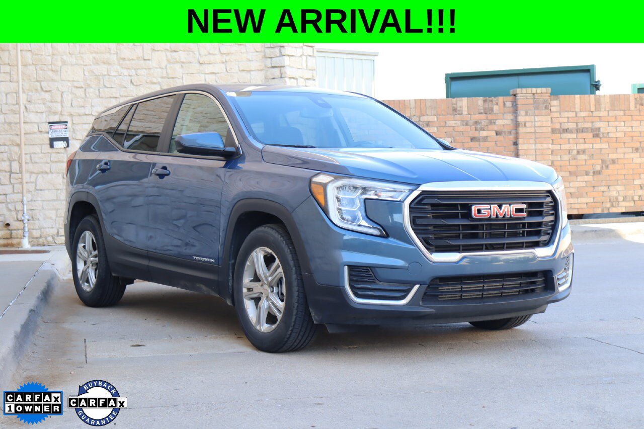 Used 2024 GMC Terrain SLE FWD image 1