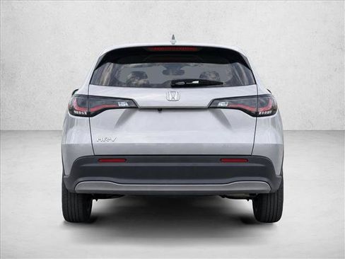Used 2023 Honda HR-V LX image 6