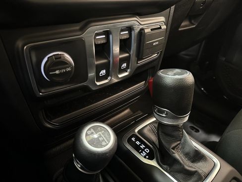 Certified 2022 Jeep Wrangler Sport S image 26