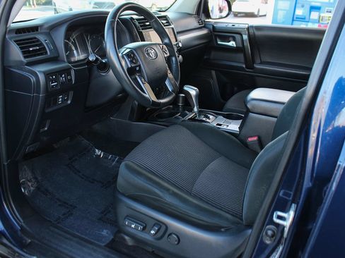 Used 2022 Toyota 4Runner TRD Off-Road AWD/4WD image 14