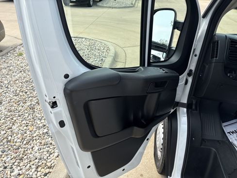 Used 2025 RAM ProMaster 2500 w/ U-Haul Equipment Group FWD image 6
