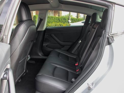 Used 2018 Tesla Model 3 Long Range image 35