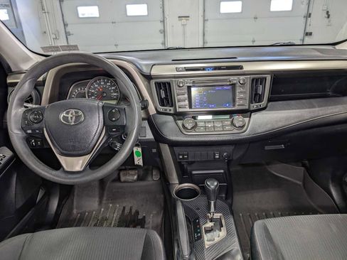 Used 2013 Toyota RAV4 XLE image 19