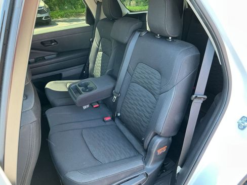 Used 2025 Nissan Pathfinder SV image 35