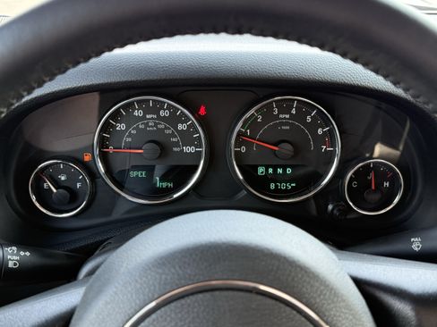 Used 2018 Jeep Wrangler Sport w/ Connectivity Group AWD/4WD image 20