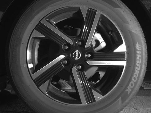 Used 2025 Nissan Sentra SV image 14