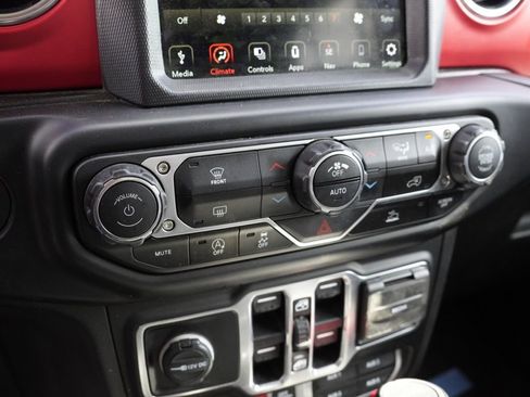 Used 2020 Jeep Gladiator Rubicon image 16