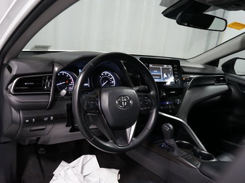 Used 2023 Toyota Camry SE image 7