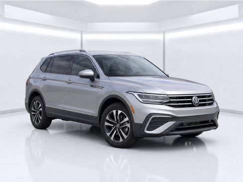 Used 2024 Volkswagen Tiguan S FWD image 6
