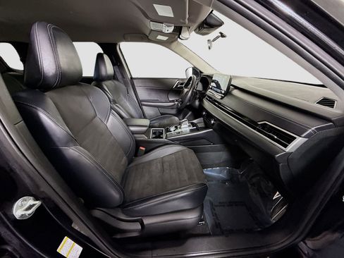 Used 2024 Mitsubishi Outlander SE Black Edition image 29