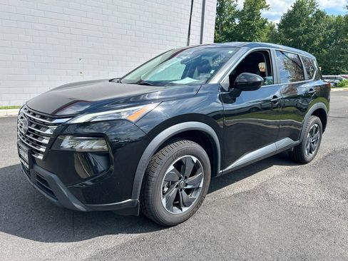 Used 2024 Nissan Rogue SV AWD/4WD image 14