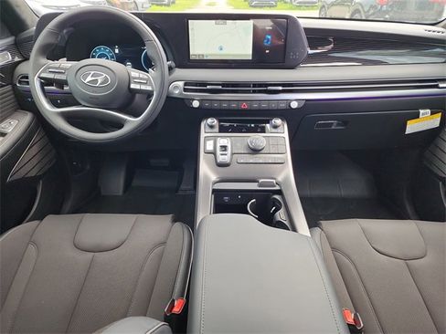 New 2025 Hyundai Palisade Calligraphy image 13