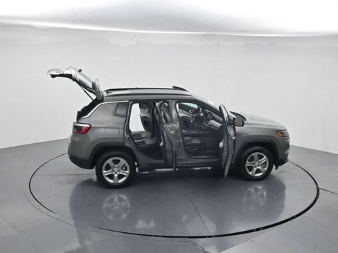 Used 2024 Jeep Compass Latitude AWD/4WD image 46