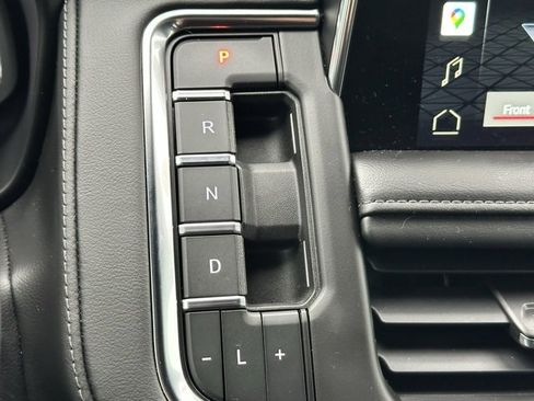 Used 2022 GMC Yukon XL SLE image 16