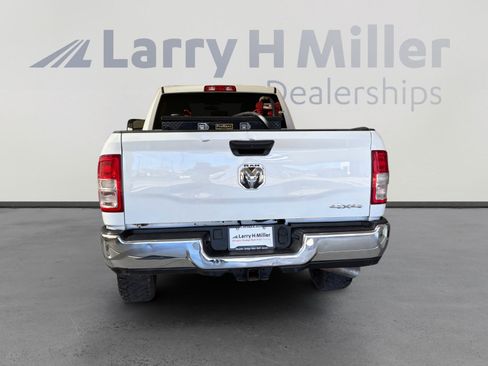 Used 2022 RAM 3500 Tradesman w/ Chrome Appearance Group AWD/4WD image 4
