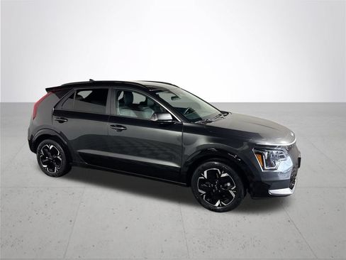 Certified 2023 Kia Niro Wind FWD image 5