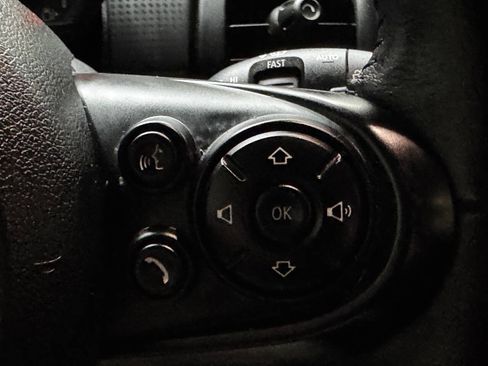 Used 2018 MINI Cooper 2-Door Hardtop w/ Signature Line Package image 27