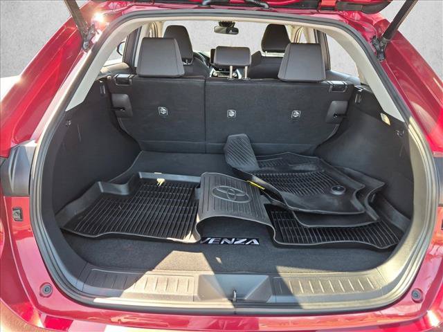 Used 2021 Toyota Venza LE w/ Carpet Mat Package (TMS) AWD/4WD image 6