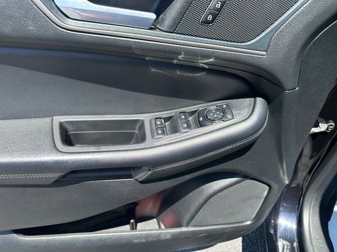 Used 2024 Ford Edge SEL AWD/4WD image 9