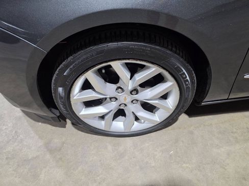 Used 2018 Chevrolet Impala Premier FWD image 19
