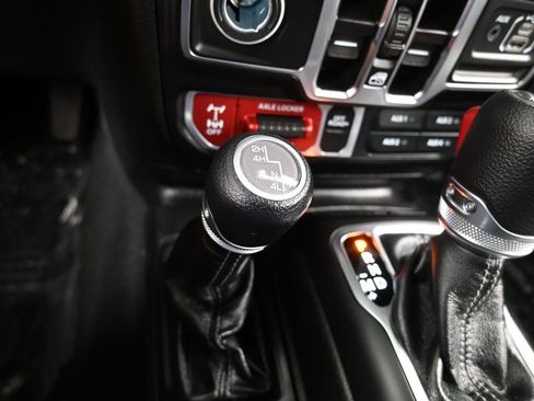 Used 2024 Jeep Gladiator Sport image 27