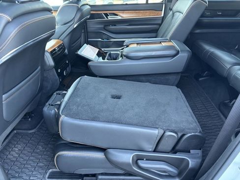 Used 2024 Jeep Grand Wagoneer L Series III AWD/4WD image 26