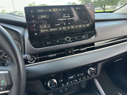 Used 2025 Mitsubishi Outlander SE AWD/4WD image 27