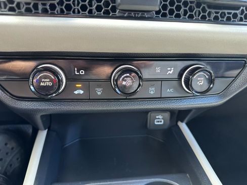 Used 2024 Honda HR-V LX image 53