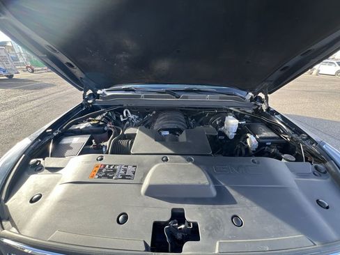 Certified 2019 GMC Yukon XL Denali w/ Denali Ultimate Package image 31