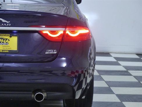 Used 2017 Jaguar XF R-Sport image 35