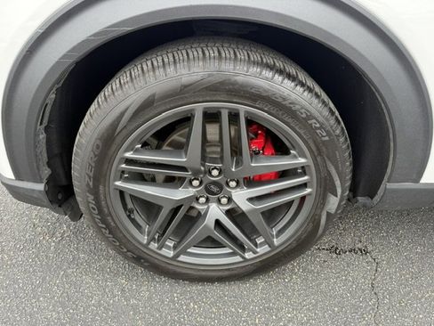 Used 2025 Ford Explorer ST image 10