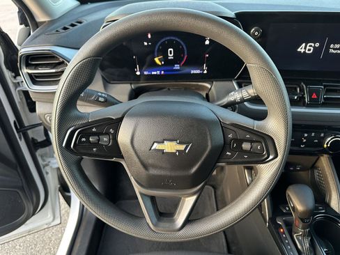 Used 2025 Chevrolet TrailBlazer LT AWD/4WD image 22