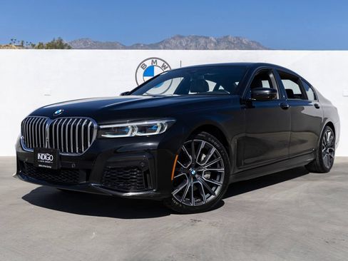 Used 2020 BMW 740i w/ M Sport Package RWD image 8