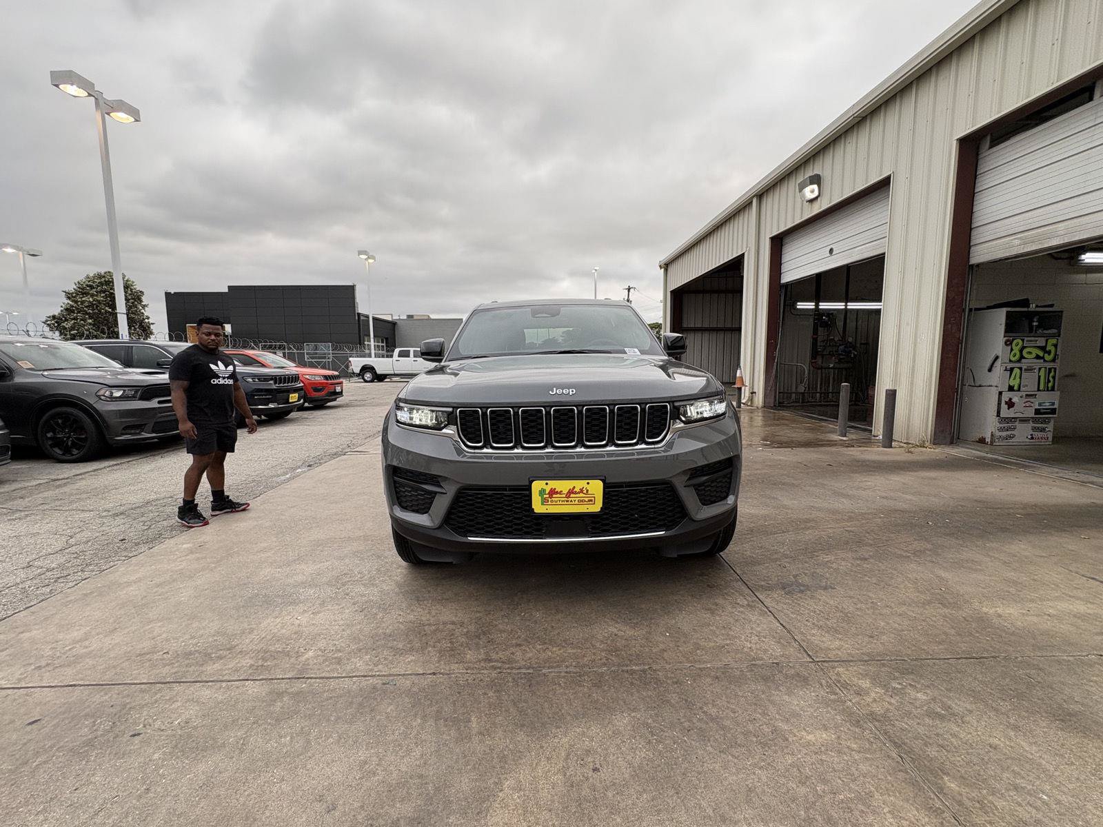 New 2027 Jeep Grand Cherokee Laredo X RWD image 8