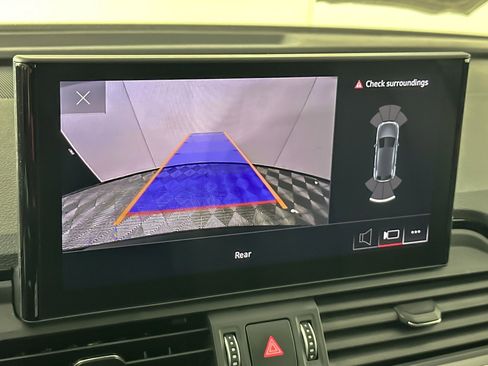 Used 2023 Audi Q5 2.0T Premium w/ Convenience Package image 18