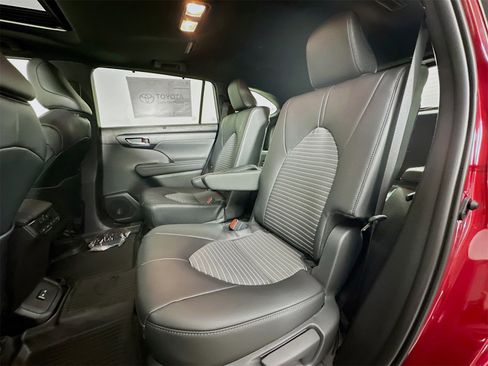 New 2026 Toyota Highlander XSE image 26