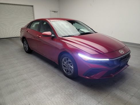 Used 2024 Hyundai Elantra SEL image 13