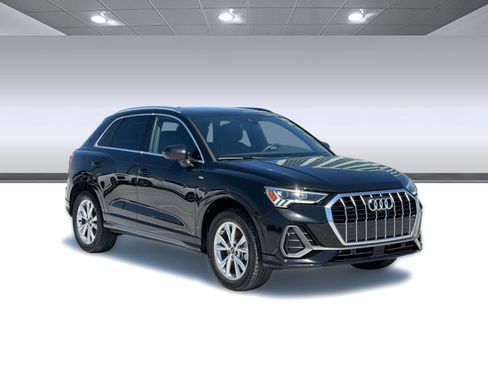 Certified 2023 Audi Q3 2.0T Premium Plus w/ Premium Plus Package AWD/4WD image 7