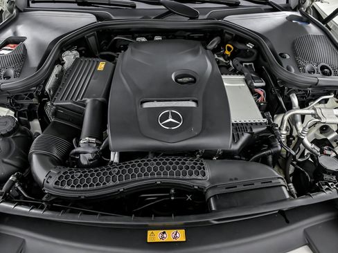 Used 2019 Mercedes-Benz E 300 4MATIC image 16