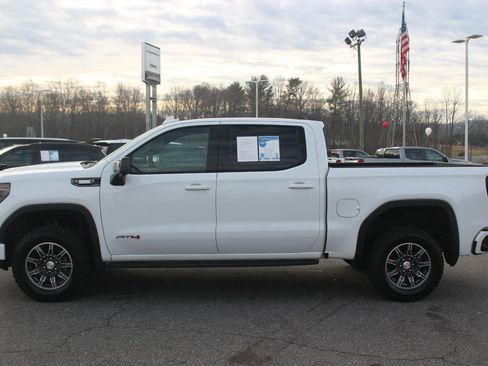 Used 2024 GMC Sierra 1500 AT4 w/ Technology Package image 3