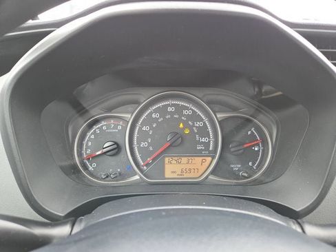 Used 2017 Toyota Yaris L image 21